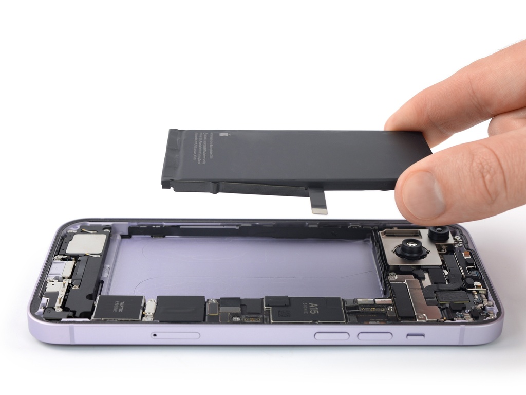 ​Apple iPhone 15 Battery Replacement